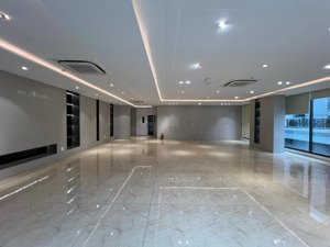 đẹp nhất cho thuê nhà mặt phố tôn đức thắng 320m2x2tầng thông sàn, mặt tiền 15m làm mọi mô hình kd