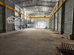 cho thuê nhà xưởng 800m2 - có sẳn cẩu 7,5 tấn - đường xe công