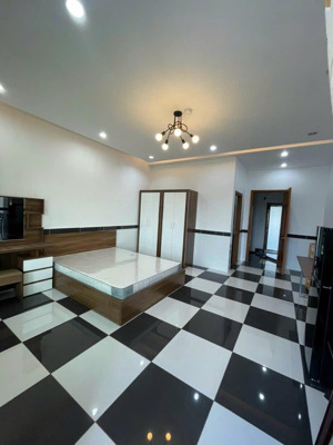 cho thuê phòng 45m2 him lam nhà có thang máy và hầm xe rộng