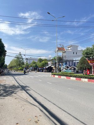 nhà 10m mặt tiền đồng khởi 230m2 đang cho thuê, kp2, p.trảng dài, biên hoà. 15,9 tỷ