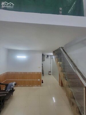 Cho thuê nhà ngõ 377 Phố Định Công, 35m2, 3 tầng KD Spa nhỏ, nail kết hợp ở, 8 Triệu