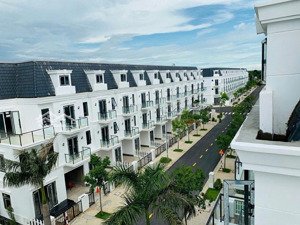 cần bán nhà phố 1 trệt 3 lầu dự án sim city quận 9
