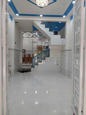 cho thuê nhà nguyên căn dt 130m2 đg xe oto giá 10tr