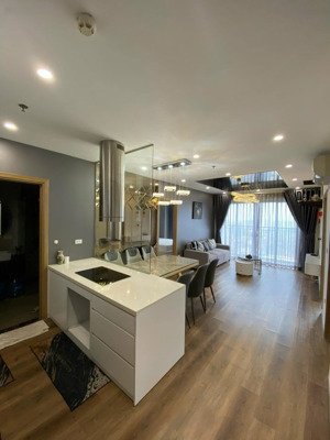 cho thuê cc berriver 390 nguyễn văn cừ - 3pn - full nội thất - 17triệu.