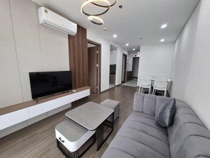 cần cho thuê một số căn hộ fpt full nội thất sẳn nhà ở được ngay, có cho khách nn thuê