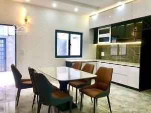 bán nhà 3 tầng đường bàu cầu 28 - đường 5.5m lề 3m full nội thất