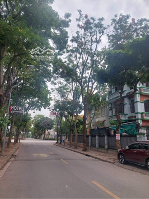 cho thuê tòa nhà 6 tầng thang máy ở thanh trì hà nội