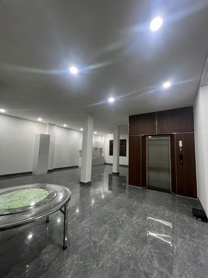 cho thuê nhà phố khu glory hoàn thiện trệt + lầu 1 đã đập thông 2 căn giá 70tr cả cặp