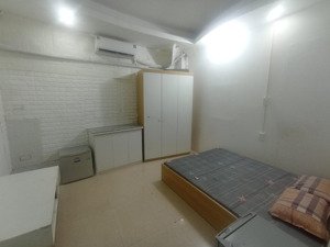 chính chủ cho thuê nhà trọ ngõ 32 đỗ đức dục điều hòa nóng lạnh máy giặt đầy đủ có thang máy 2,5tr