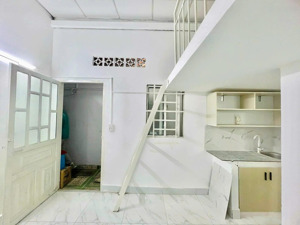phòng trọ giá rẻ - gác cao - giá 1tr500 - vincom plaza thuận an - ngã tư 550