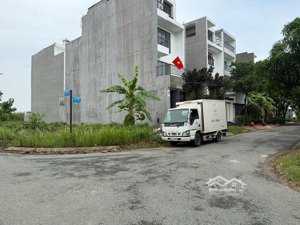 bán lô góc 151,5m2- giá:45 triệu/m2 (có móng tính tiền riêng) - kdc 13e ,làng đại học, phong phú bc