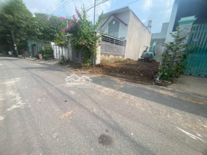 chủ nhà đi nước ngoài cần bán gấp miếng đất 5x30 ngay tt thủ dầu một, bình dương