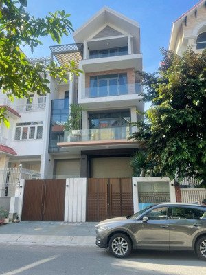 biệt thự mới 100% kdc himlam quận 7 hiện đại, cao cấp, có thang máy giá: 100tr (tl) lh: 0908935765