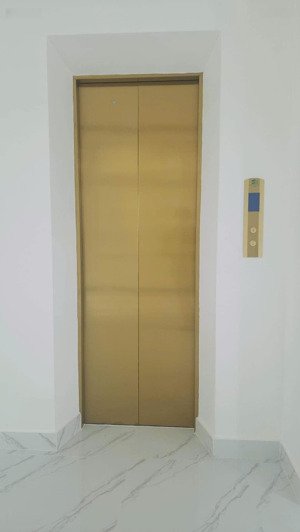 cho thuê nhà phố vinhomes grand park hoàn thiện có thang máy, máy lạnh 40 triệu/tháng 84m2