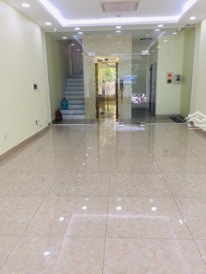 văn phòng chuyên nghiệp mặt đường gần lê quang đạo 09tr/85m2