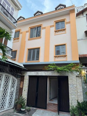 vip - biệt thự mini nguyễn trọng tuyển - 10m x 10m - 3 tầng - phường 08, phú nhuận