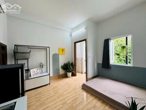 Căn Hộ Studio Ban Công Cửa Sổ Trời Ngay Công viên Hoàng Văn Thụ