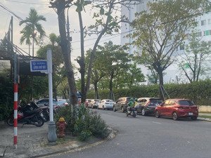 cần bán gấp nhà đẹp 3 tầng góc 2 mặt tiền trục đường thông lương nhữ hộc- 140m2 ngang 6