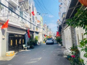 cho thuê nhà nguyên căn mặt tiền hẻm xe hơi ngay thị trấn nhè bè