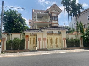 bán nhà biệt thự mặt tiền đường phạm công trứ cồn khương, ninh kiều cần thơ, 1 trệt 2 lầu giá tốt