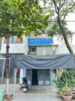 chính chủ bán nhà 4 tầng mặt tiền lê thạch đường 10m5 lề 4m5 ngay bến xe trung tâm thành phố