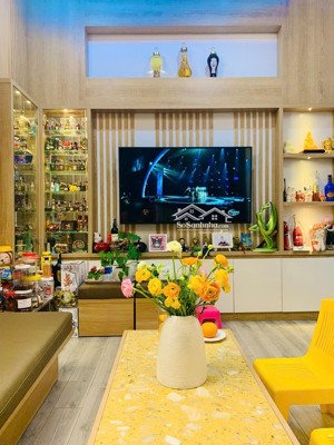 bán nhà 2,5 tầng đường nguyễn hữu thận giá tốt