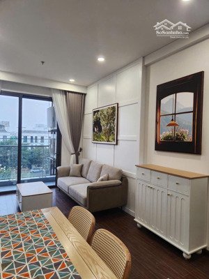 cần cho thuê gấp - ch 3pn tòa m3 view trực diện vinuni, full nội thất, giá thuê chỉ 18tr bao phí