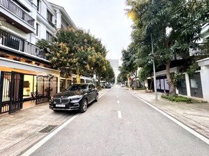 bán nhà liền kề trong khu đô thị gamuda city hoàng mai. sổ đỏ 90 m vị trí đẹp.