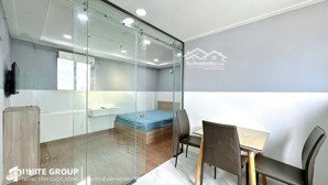 vừa trống lại một chiếc studio ngay cmt8 q10 sát bên vòng xoay công trường dân chủ