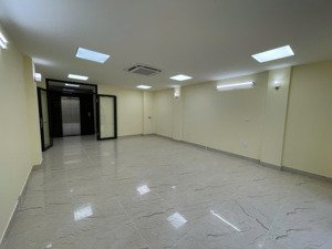 cho thuê nhà huỳnh thúc kháng-láng hạ.dt75m2 x4t,đủ điều hòa ,làm văn phòng,spa,công ty...giá 43tr