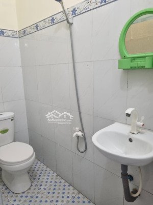 chính chủ cho thuê nguyên căn ngay trung tâm q12