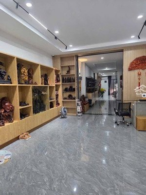 nhà 5 tầng có thang máy đường trần nguyên hãn, 123m2, 19,5 tỷ