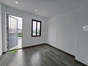 cho thuê nhà nguyên căn mới xây, 5 tầng thang máy