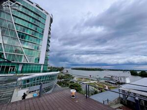 CHO THUÊ TẦNG THƯỢNG (Rooftop) CỦA KHÁCH SẠN, VIEW BẾN NINH KIỀU SIÊU ĐẸP - cạnh bên Khách Sạn NINH KIỀU RIVER SIDE