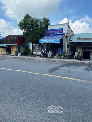 bán nhà 2 mặt tiền đường đt 747, ngay chợ tân ba, gần ubnd phường thái hoà (đt: 0904.842.579)