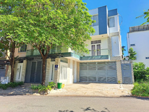 biệt thự an phú 240m² 4 phòng lớn, hầm, trệt, 2 lầu giá chỉ 60 triệu xem ngay kẻo lỡ!