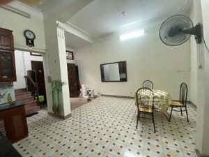 cho thuê nhà ở đào tấn, ba đình, 50m2*4 tầng, 13 triệu/th, ở nhóm, gia đình