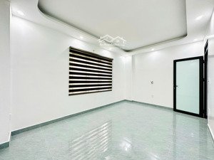 bán căn nhà đẹp mới xây phố thiên lôi, gần chợ đôn ô tô 7 chỗ đỗ tận cửa tiện ích đầy đủ trong 200m