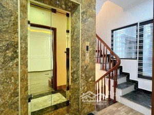 cho thuê tòa nhà vp mặt ngõ 180 thái thịnh 9 tầng, 1 hầm, giá rẻ