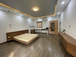 nhà kdc cát lái q2 đường 12m, xe đậu thoải mái dt 8x20m 1 trệt 3 lầu, 4 pn giá 20tr, ở ngay được