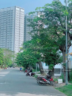 chính chủ cần lô h góc 2 mặt tiền thuộc kdc 13e intresco giá 43tr/m2