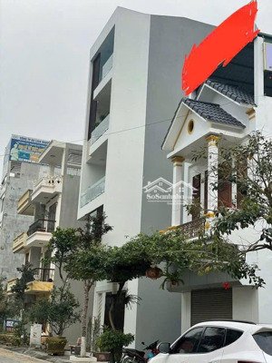 chính chủ gửi bán nhà 3 tầng tại kđt ceo1, vị trí đắc địa, đầy đủ nội thất chỉ việc xách vali về ở