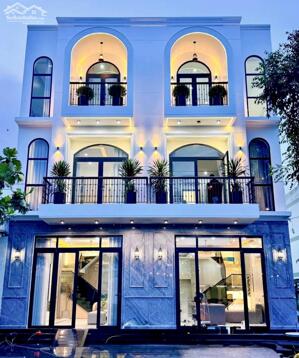 Bán Gấp Nhà Đẹp 2 Tỷ 500 – 4PN, 240m² – Hẻm Ô Tô – Gần Trung Tâm Thủ Dầu Một