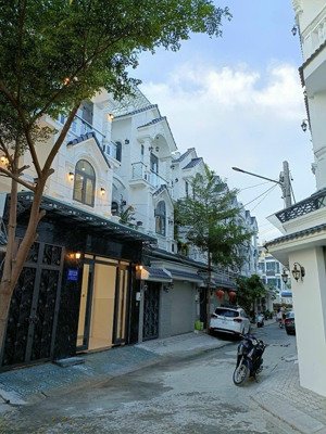 bán nhà mặt phố 80m2, xd 4 tầng, 8,7 tỷ, huỳnh tấn phát, phú xuân, nhà bè, hcm