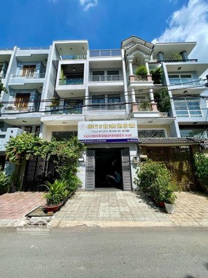 cho thuê nhà phố - sẵn thang máy - đường nguyễn văn khối p8 gò vấp - giá: 25tr/1 tháng