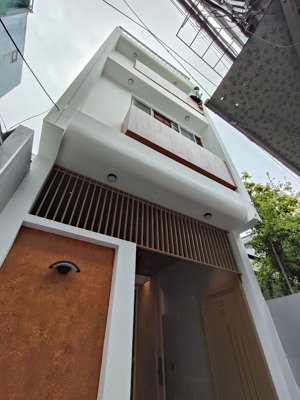 nhà đẹp siêu vị trí ngay cầu rồng đường lê đình dương. hiếm có .