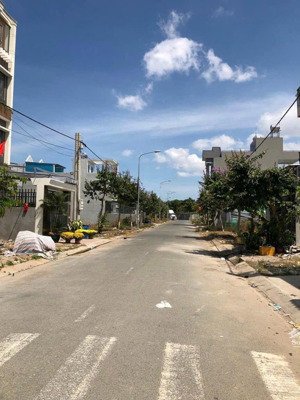 bán gấp nền tại lã xuân oai, tăng nhơn phú a 2,35 tỷ, 100m2, đầu tư , xây dựng thoải mái .