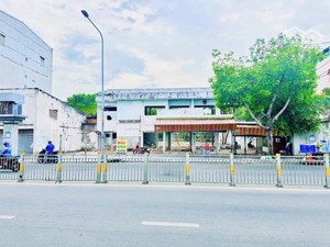 cho thuê đất 2000m2 mtkd 147 luỹ bán bích,dt 30m x 40m nở hậu 50m,bàn giao ngay