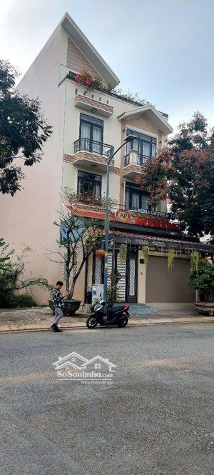 bán biệt thự 4 tầng kiên cố kdc phong phú 4 bình chánh giá siêu shock chỉ 14,8 tỷ cho 160m