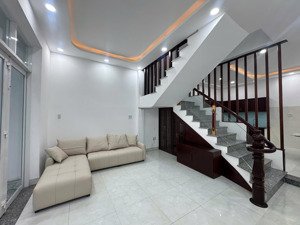 chính chủ gửi nhà 3 tầng hoàn công xã vĩnh ngọc tp nha trang